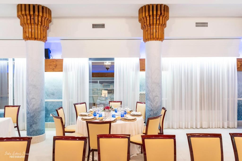 Hotel Torres I 빌라누에바 델 아르소비스포 외부 사진