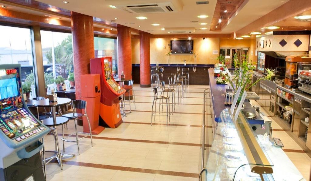 Hotel Torres I 빌라누에바 델 아르소비스포 외부 사진